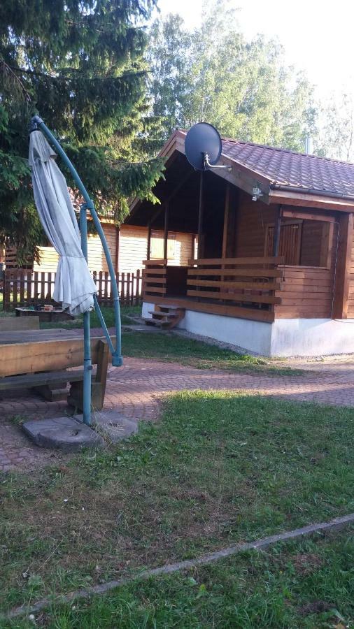 Domki Nad Jeziorem W Karlowicach Karlowice Exterior foto
