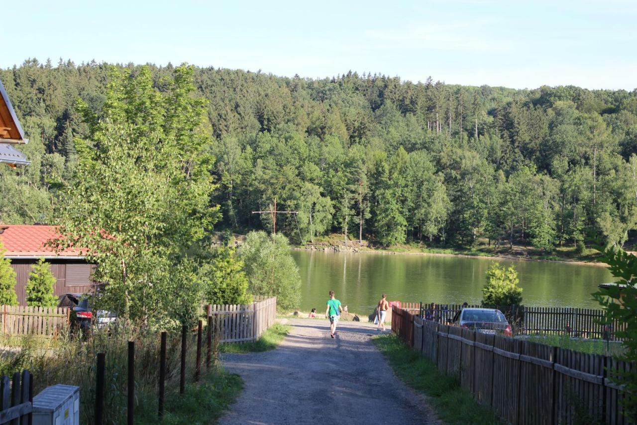 Domki Nad Jeziorem W Karlowicach Karlowice Exterior foto
