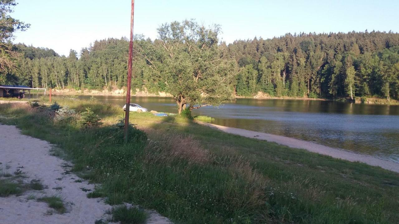 Domki Nad Jeziorem W Karlowicach Karlowice Exterior foto