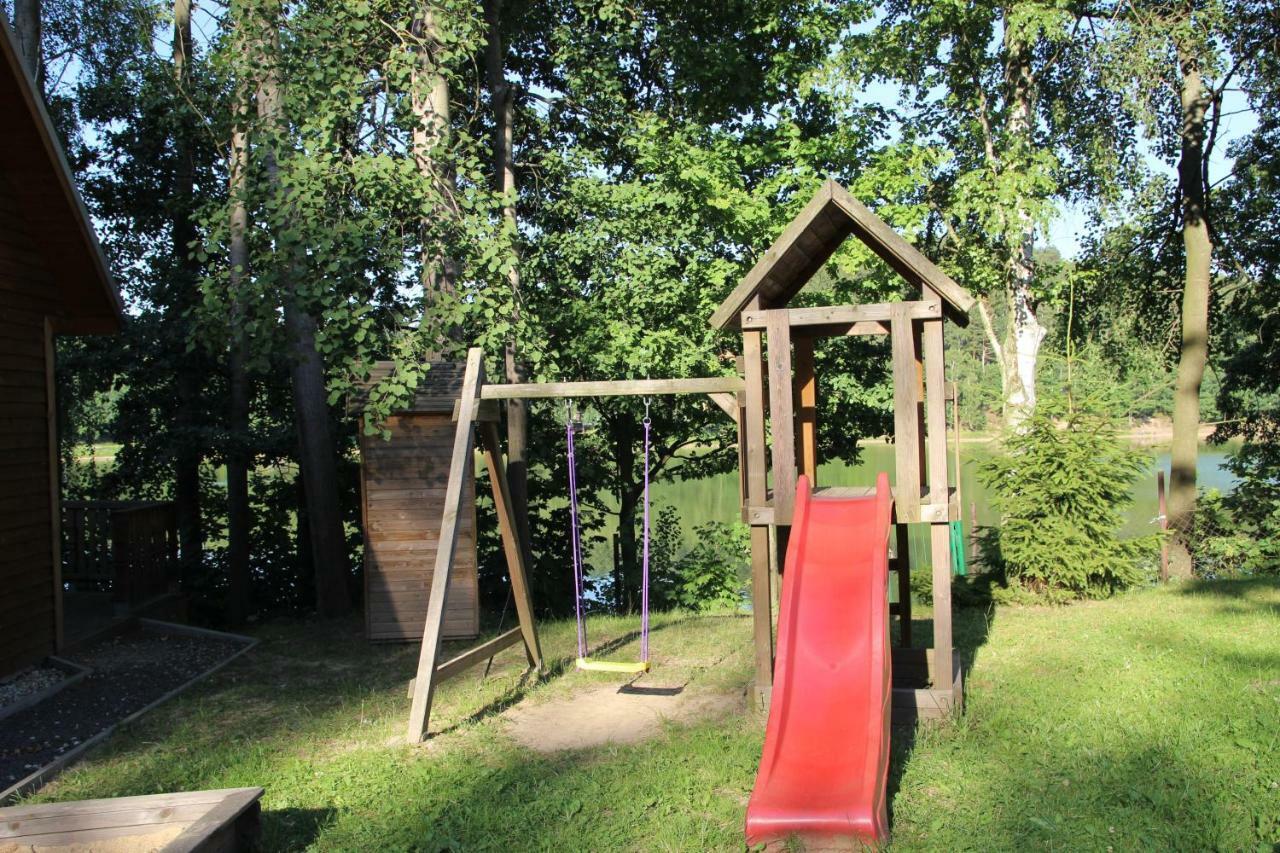 Domki Nad Jeziorem W Karlowicach Karlowice Exterior foto