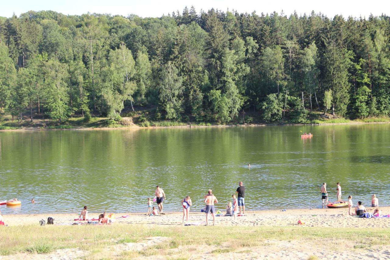 Domki Nad Jeziorem W Karlowicach Karlowice Exterior foto